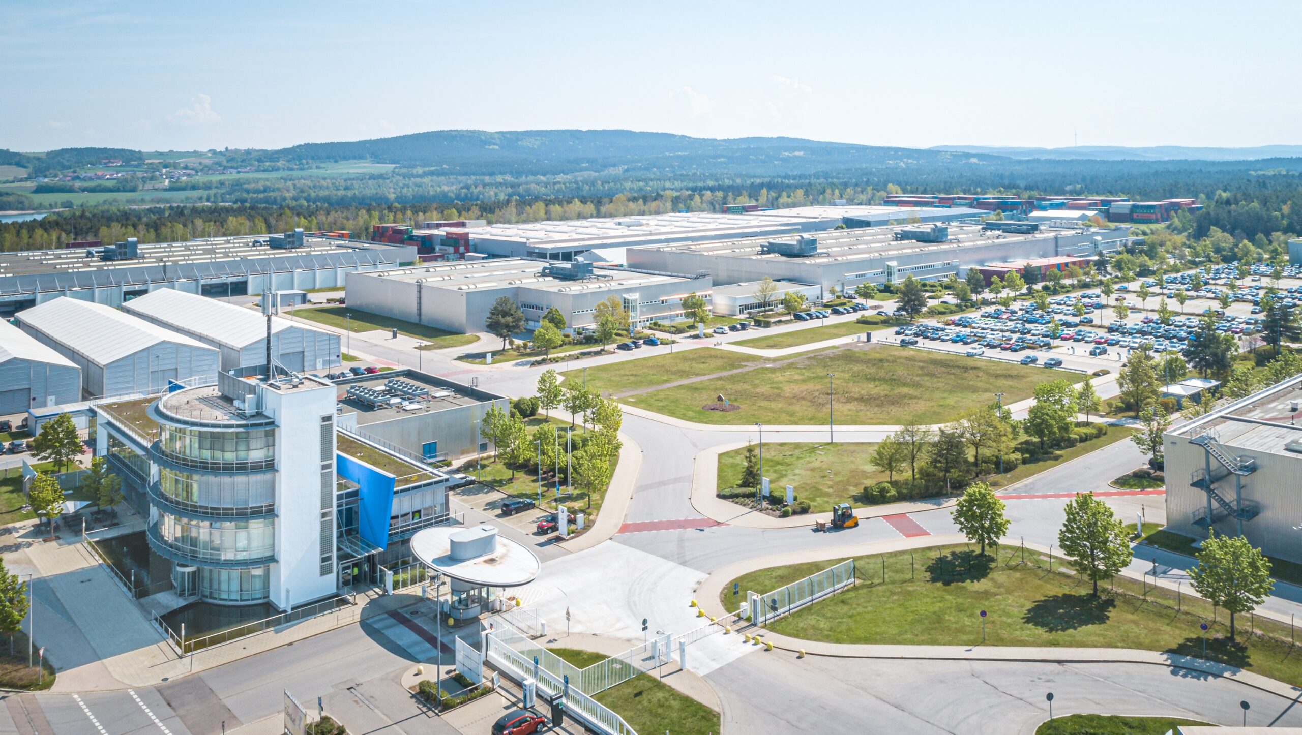 BMW builds battery test center in Wackersdorf