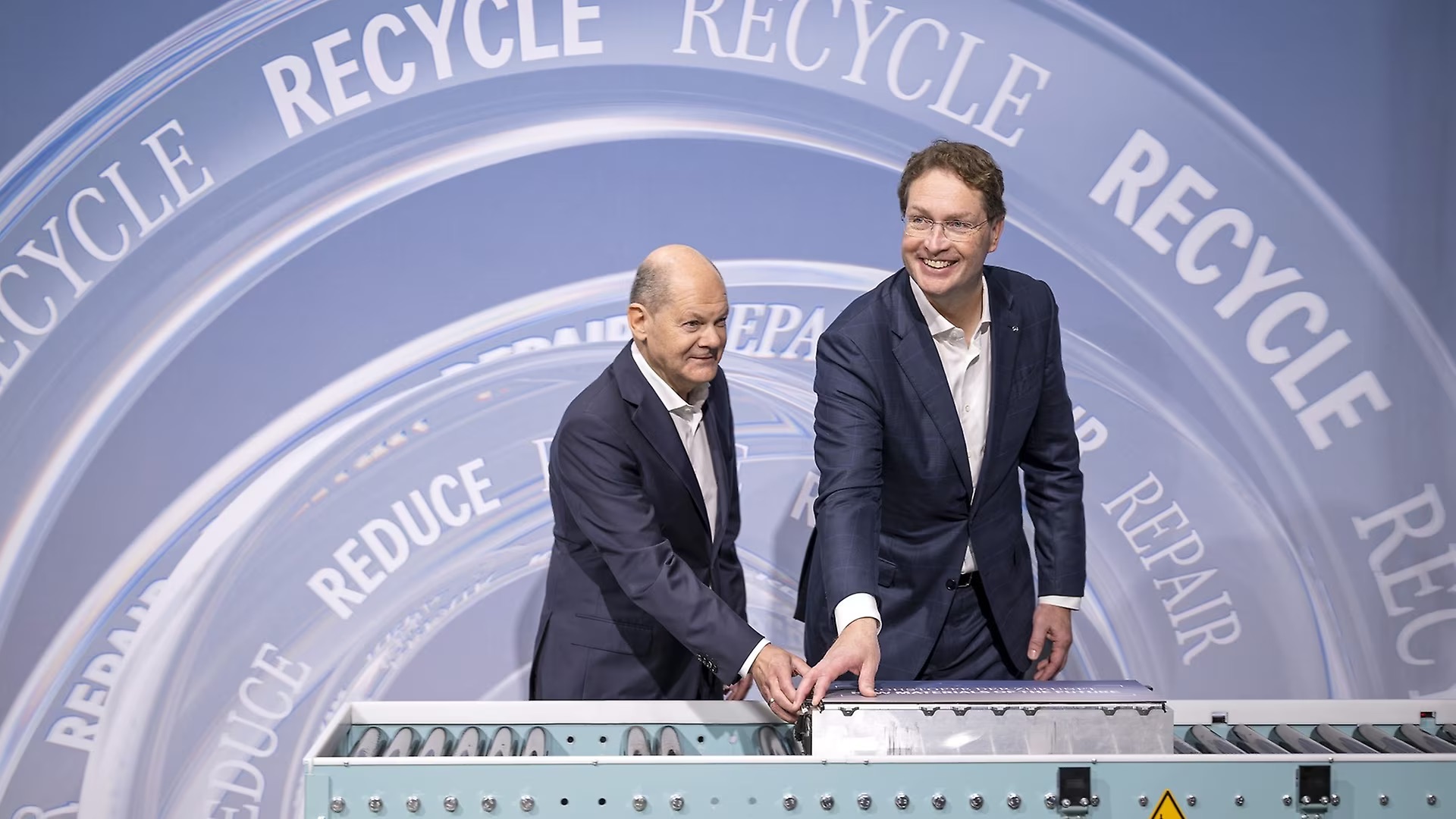 Mercedes-Benz eröffnet Batterierecycling-Anlage