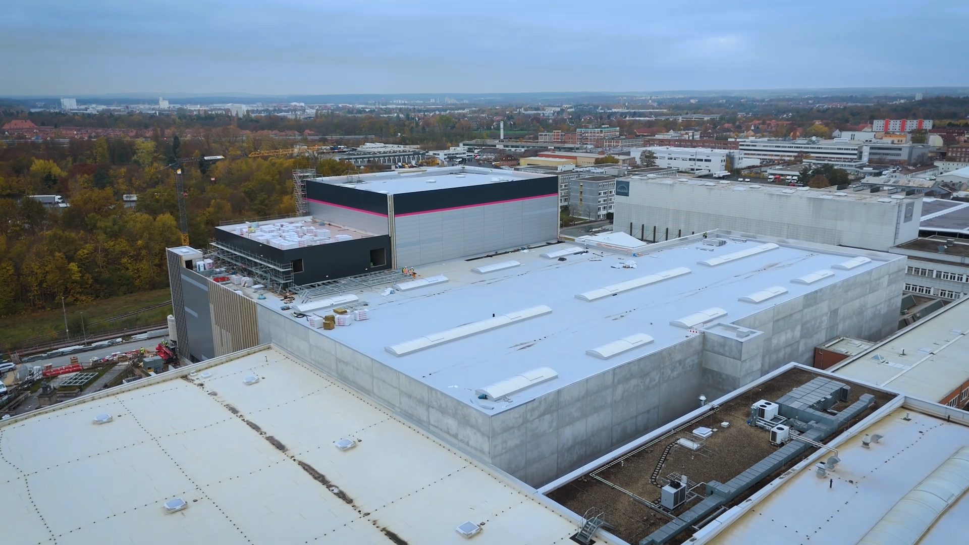 MAN Celebrates Topping-Out Ceremony for Battery Plant in Nuremberg