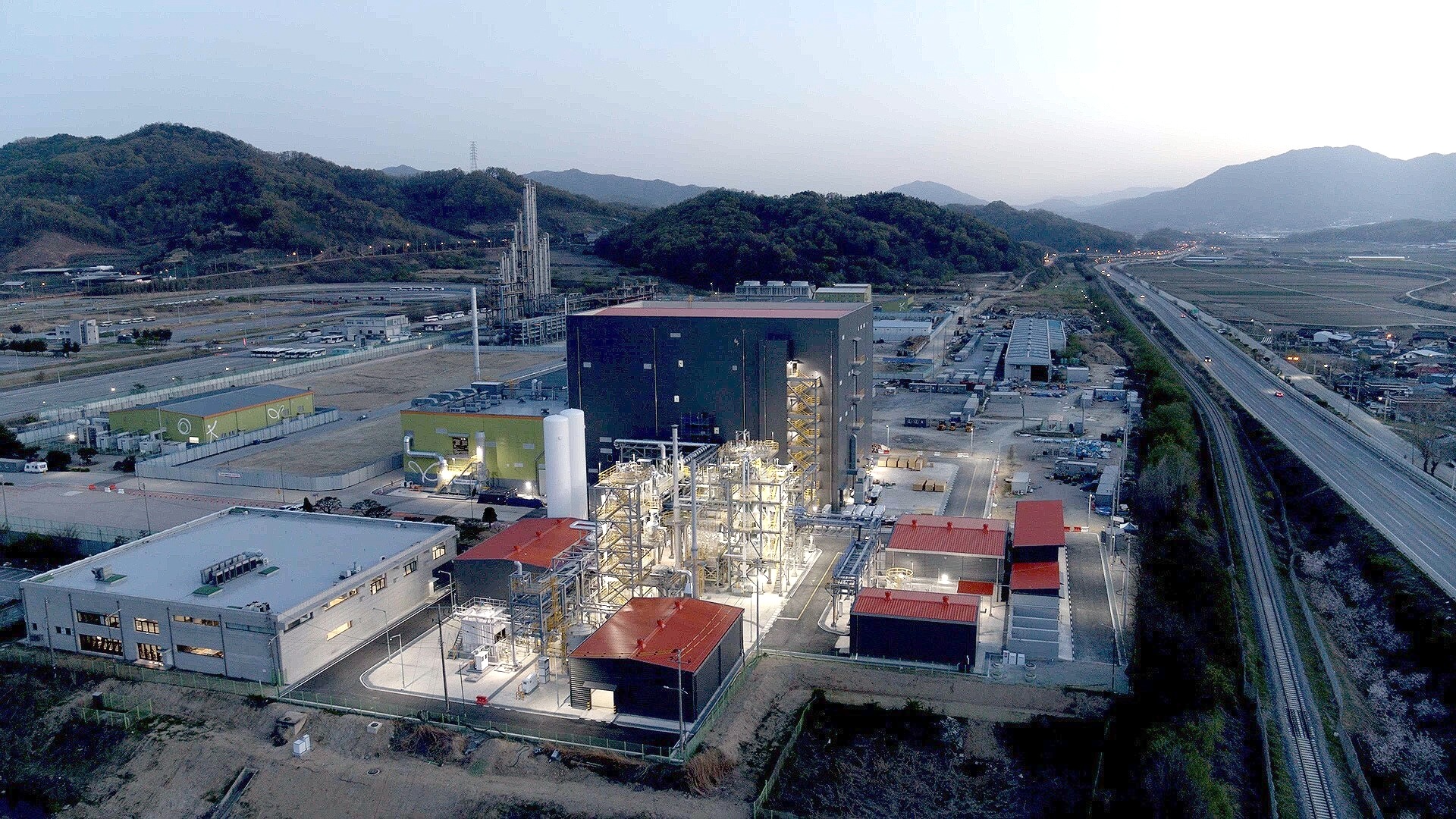 Group14’s BAM-3 factory in South Korea delivers SCC55® to Asia’s top battery manufacturers, strengthening the silicon battery supply chain worldwide.