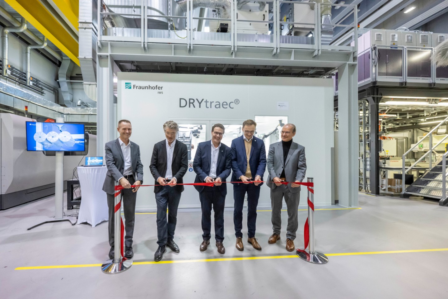 Fraunhofer IWS startet „DRYplatform“ für industrielle Batteriezellen-Forschung