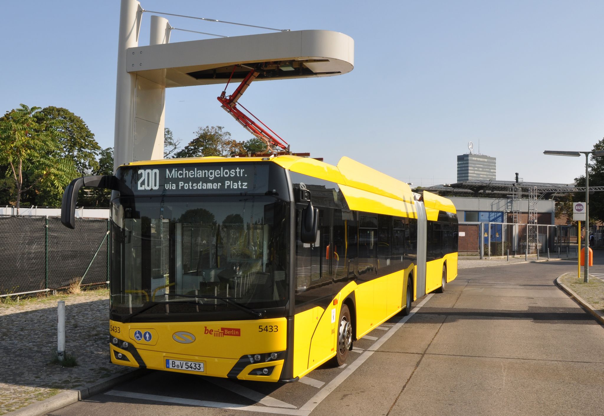 Digital Battery Passports in Public Transportation: BVG Launches Project with Technology Provider Spherity