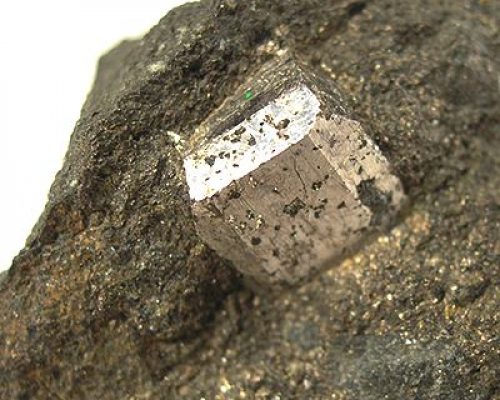 Glencore liefert Kobalt an Tesla