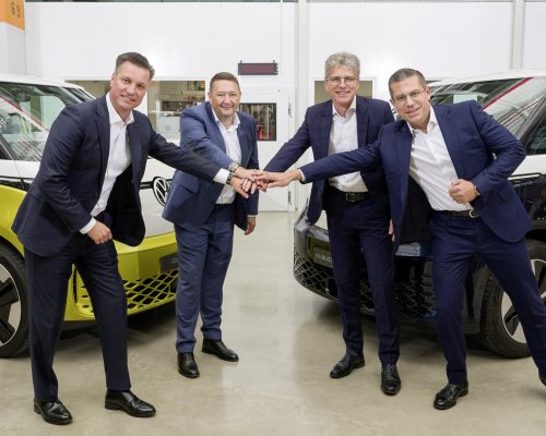 PowerCo and Umicore establish joint venture for European battery materials production (from left to right: Thomas Schmall, Group Board Member for Technology at Volkswagen AG and Chairman of the Supervisory Board of PowerCo SE, Jörg Teichmann, PowerCo Chief Procurement Officer, Ralph Kiessling, EVP Energy & Surface Technologies at Umicore, Umicore CEO Mathias Miedreich)