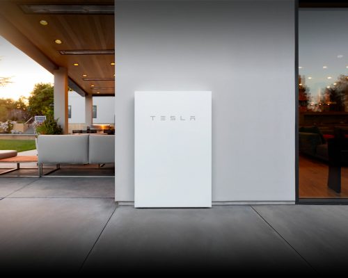 Tesla erwägt Bau einer Batteriespeicherfabrik in Indien
