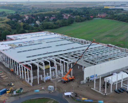 Dräxlmaier feiert Batteriemontage Richtfest in Leipzig