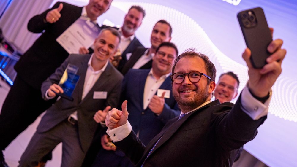 BMW und STIWA gewinnen „E-Mobility Production Awards“ 2025