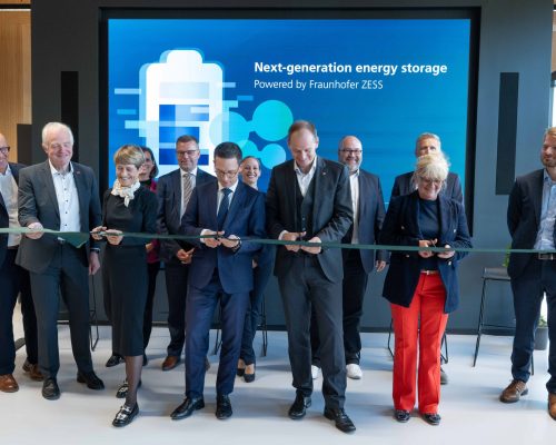 Fraunhofer ZESS eröffnet Forschungsbau für Batterien und Wasserstoff