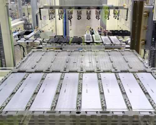 Ultium Cells liefert erste Batteriezellen an GM in Tennessee