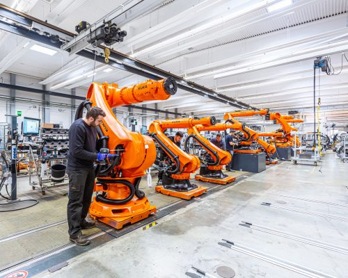 KUKA liefert Montagelinie an Valmet