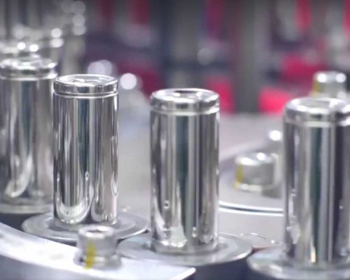 Panasonic stellt neue Akkus für Tesla her