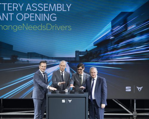 SEAT und CUPRA eröffnen Montagewerk für Batteriesysteme
