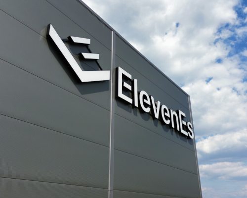 ElevenEs startet LFP-Zellen-Produktion