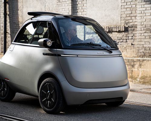 BMZ verleiht dem Microlino eine Batterie