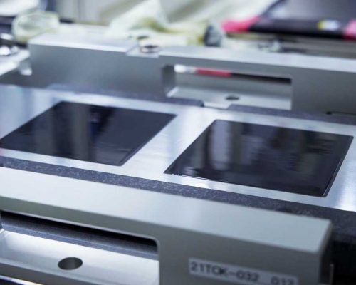 Feststoff-Akkus: Nissan stellt Anlage vor