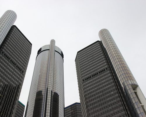 GM auf der jagt nach Teslas Innovations-geschwindigkeit